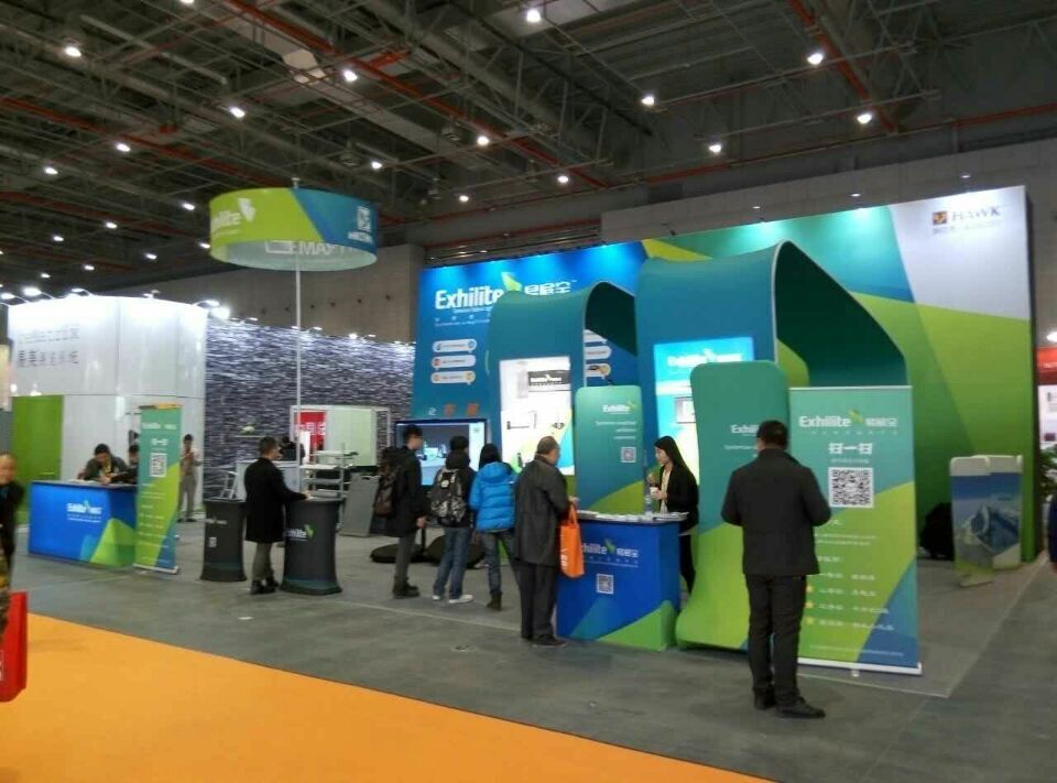 Loi-ich-cua-viec-su-dung-cong-nghe-may-dem-nguoi-trong-cac-su-kien-trien-lam